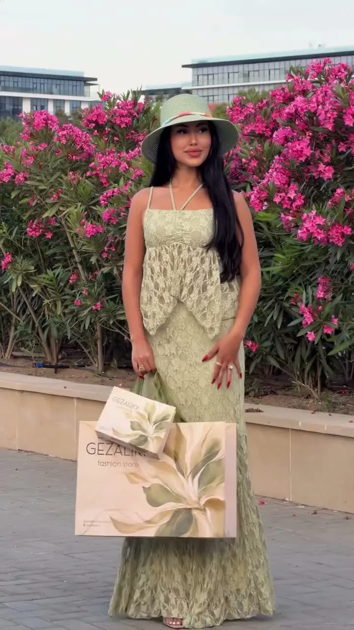 Фирменные пакеты GEZALIKK fashion store: кремовая бумага с акварельными листьями оливкового цвета